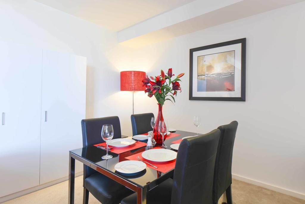StayCentral - Spacious Seaviews Port Melburne Habitación foto